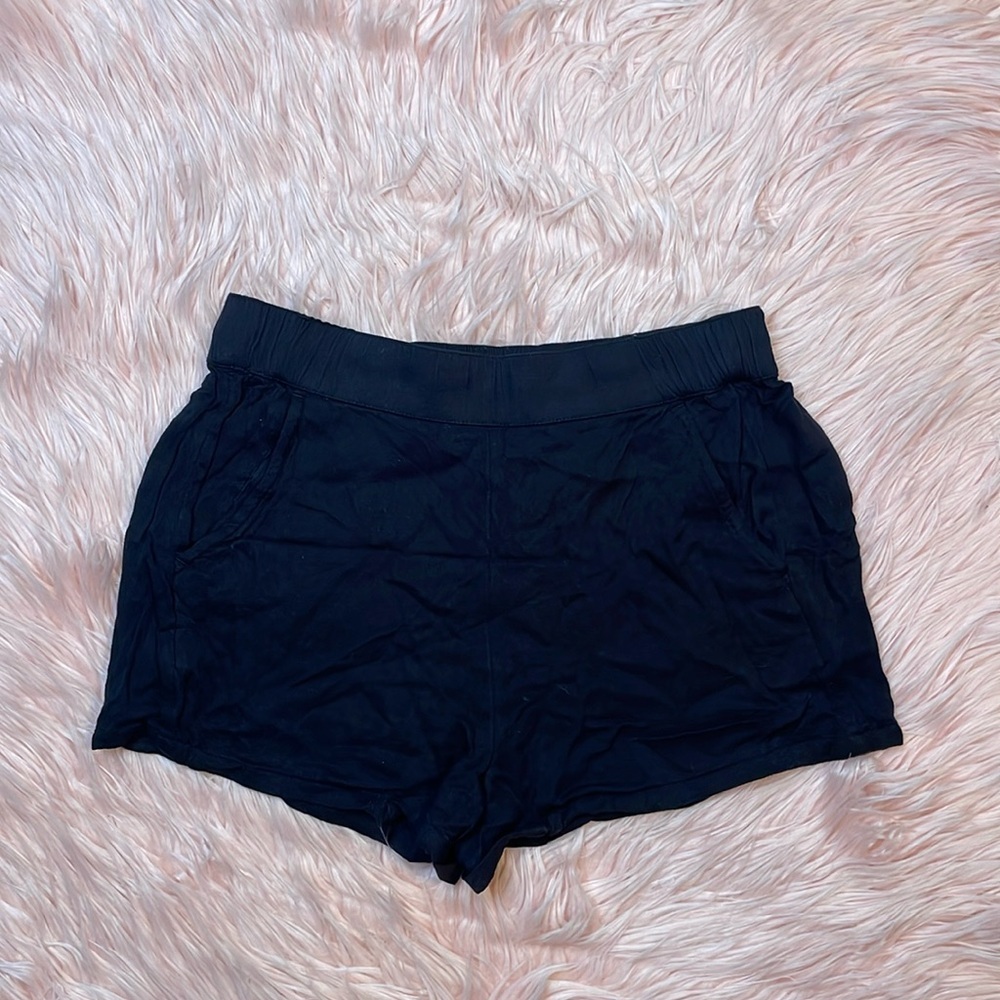 Aerie Black Flowy Elastic Waist Shorts Size XS